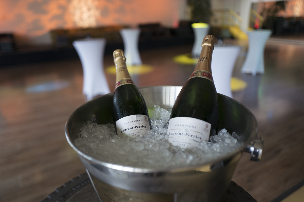 Champagner in einem Eiskübel